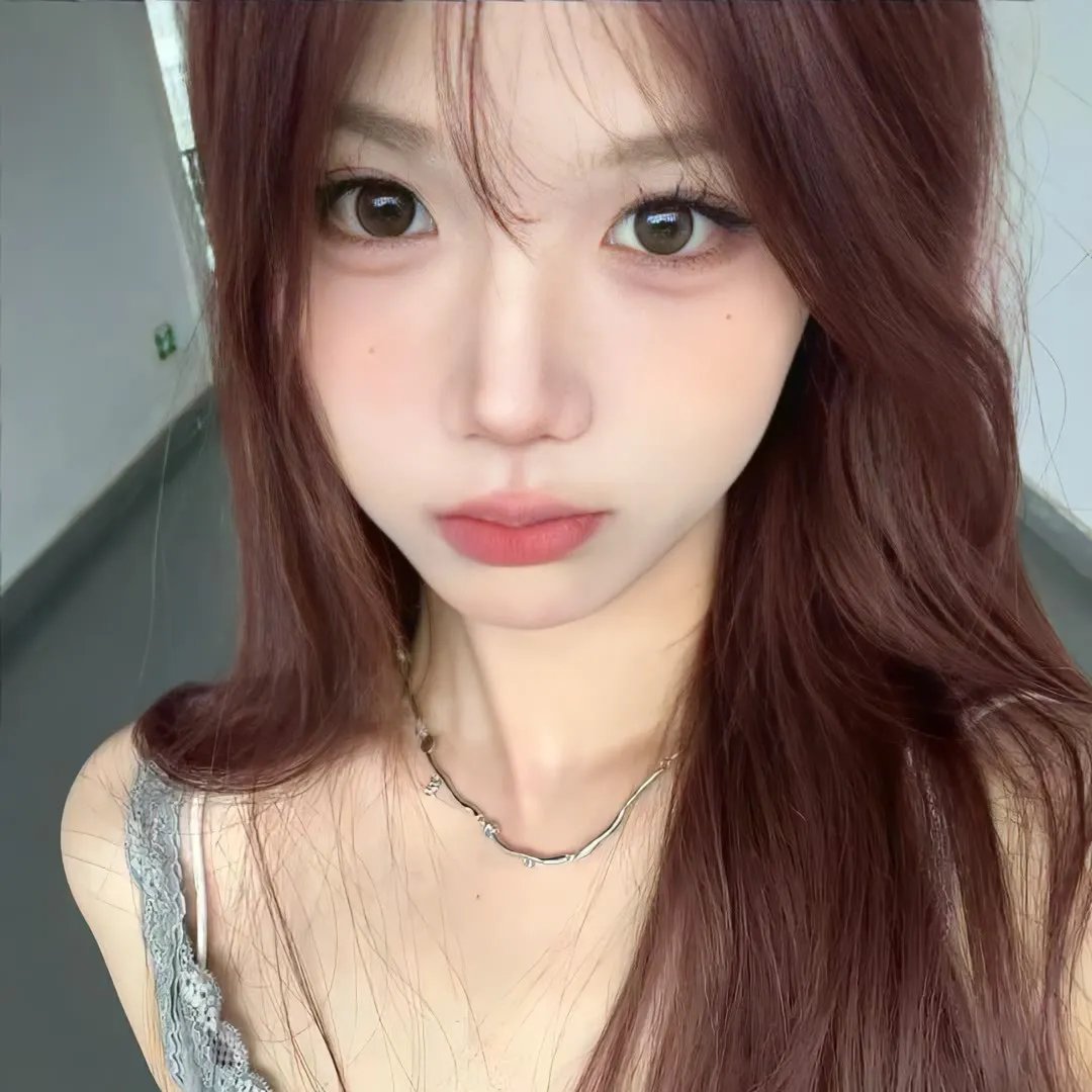 被迫闪婚，我在大佬怀里肆意撒娇